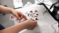 T-shirt tillverkning i Curiosum Makerspace